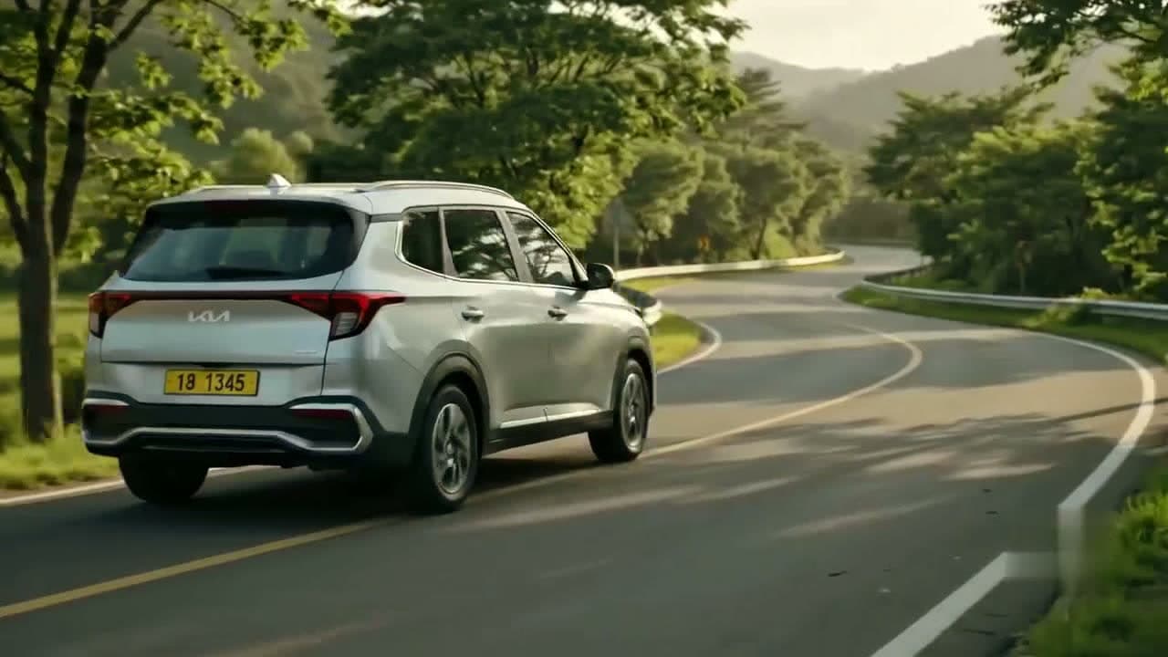 A car on a hill road outside Surat